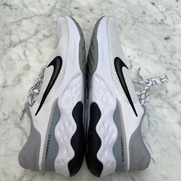 Final sale-Nike renew ride 3 men’s running shoes - Picture 10 of 13